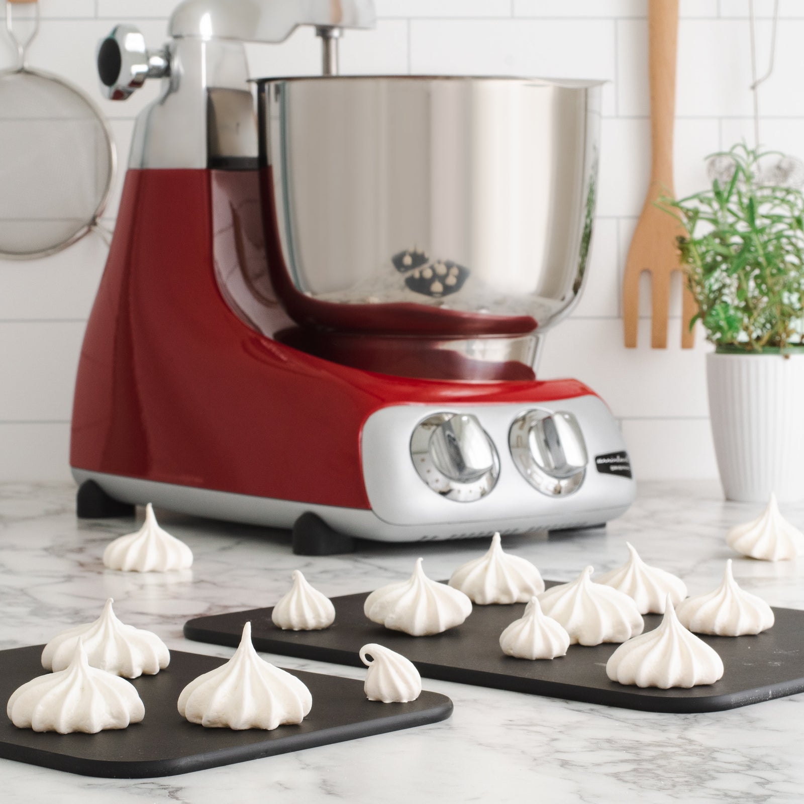 Tackling Heavy Dough? The Ankarsrum Mixer Can Handle It