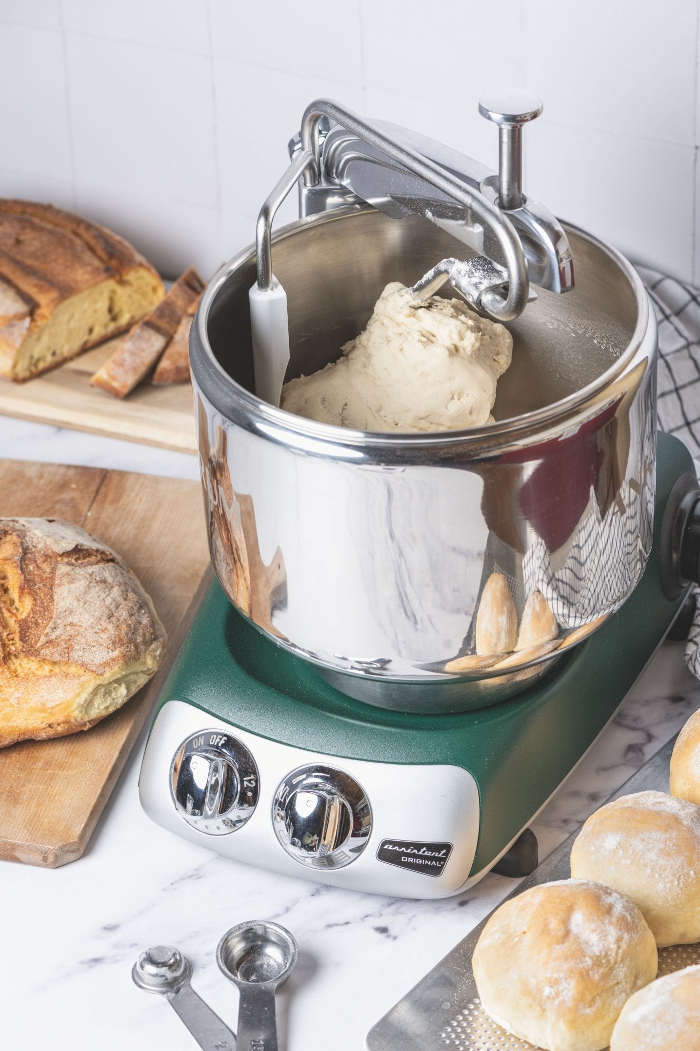 Ankarsrum Mixer: Perfect for Small Bakery Operations - Juicerville